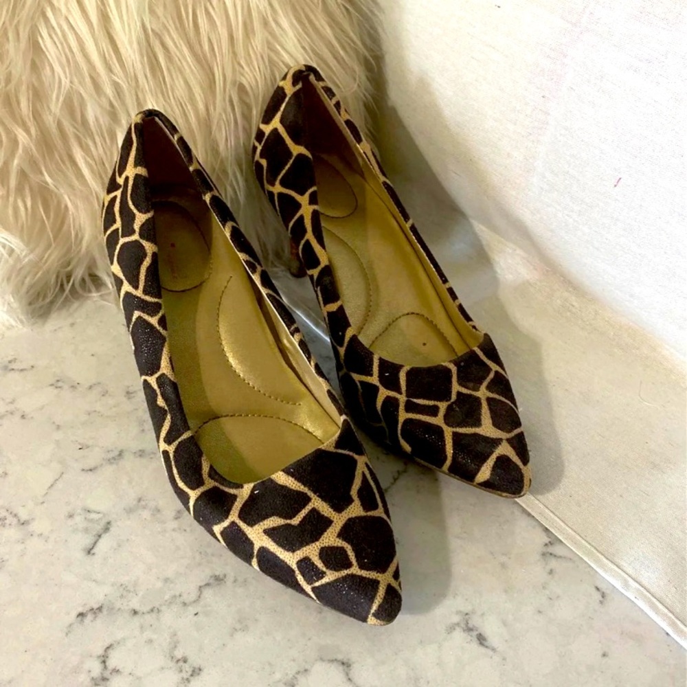 Bandilono Pumps